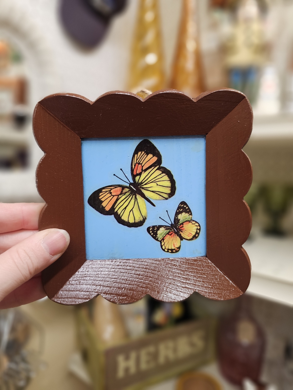 Handmade Vintage Style Scallop Frame Butterflies Painted Wood Plaque Wall Art